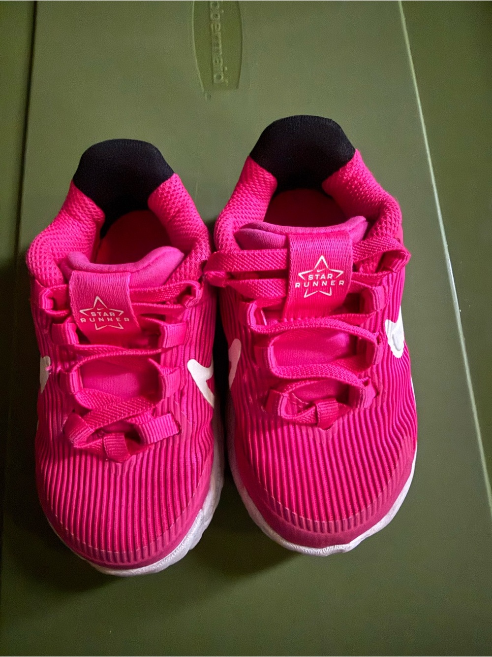 Nike Kids Hot Pink Star Runner Sneakers
